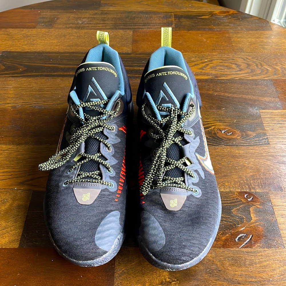 NIKE Giannis Immortality